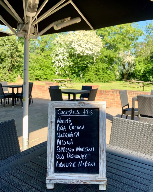 The weekend is almost here...
Soak up the sun and treat yourself to one of our cocktails in the garden to celebrate🍹☀️